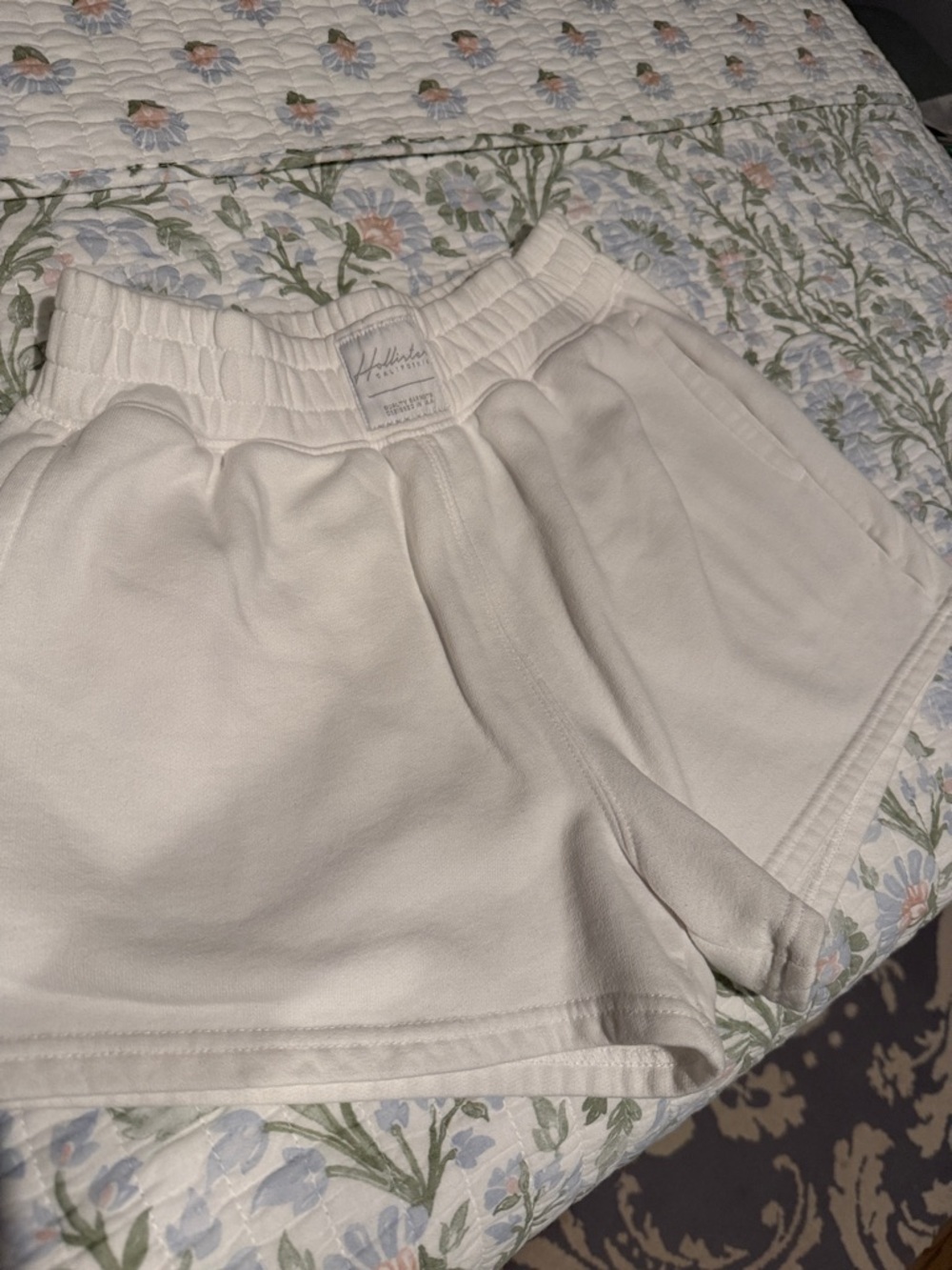 Hollister Women's Cream Athletic Lounge Shorts